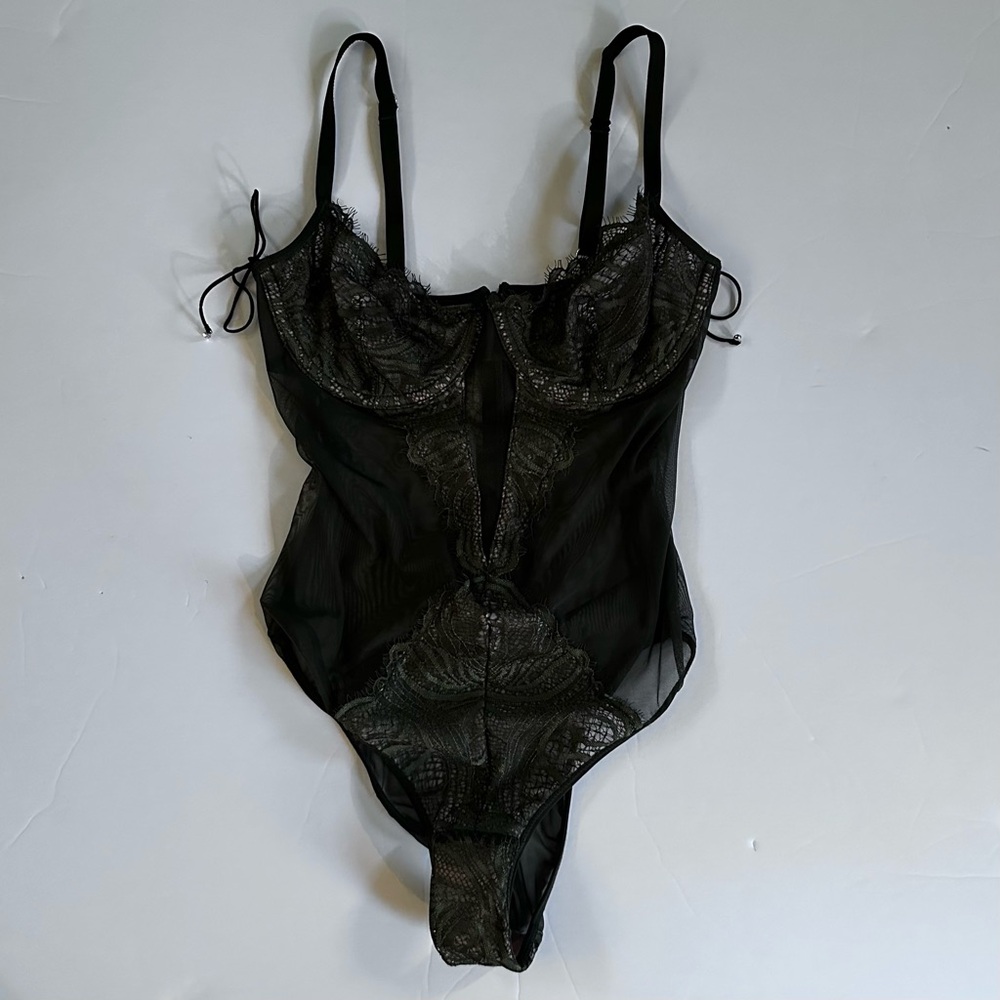 Victoria’s Secret Dark Olive Green Mesh Lace Bodysuit size 32C NEW